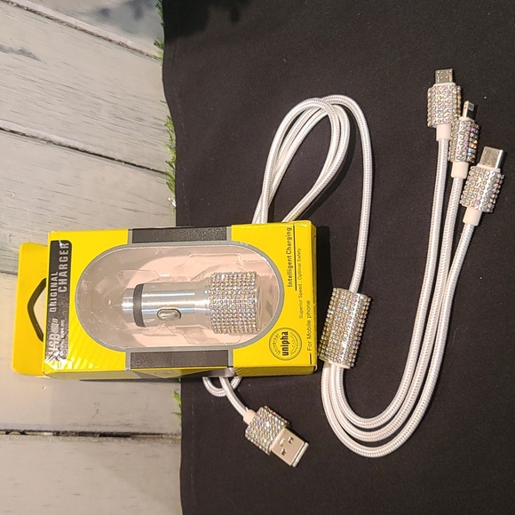 Cell Charger- 3 in 1charging, rhinestones white cables, extra car adapter incl - Picture 8 of 10